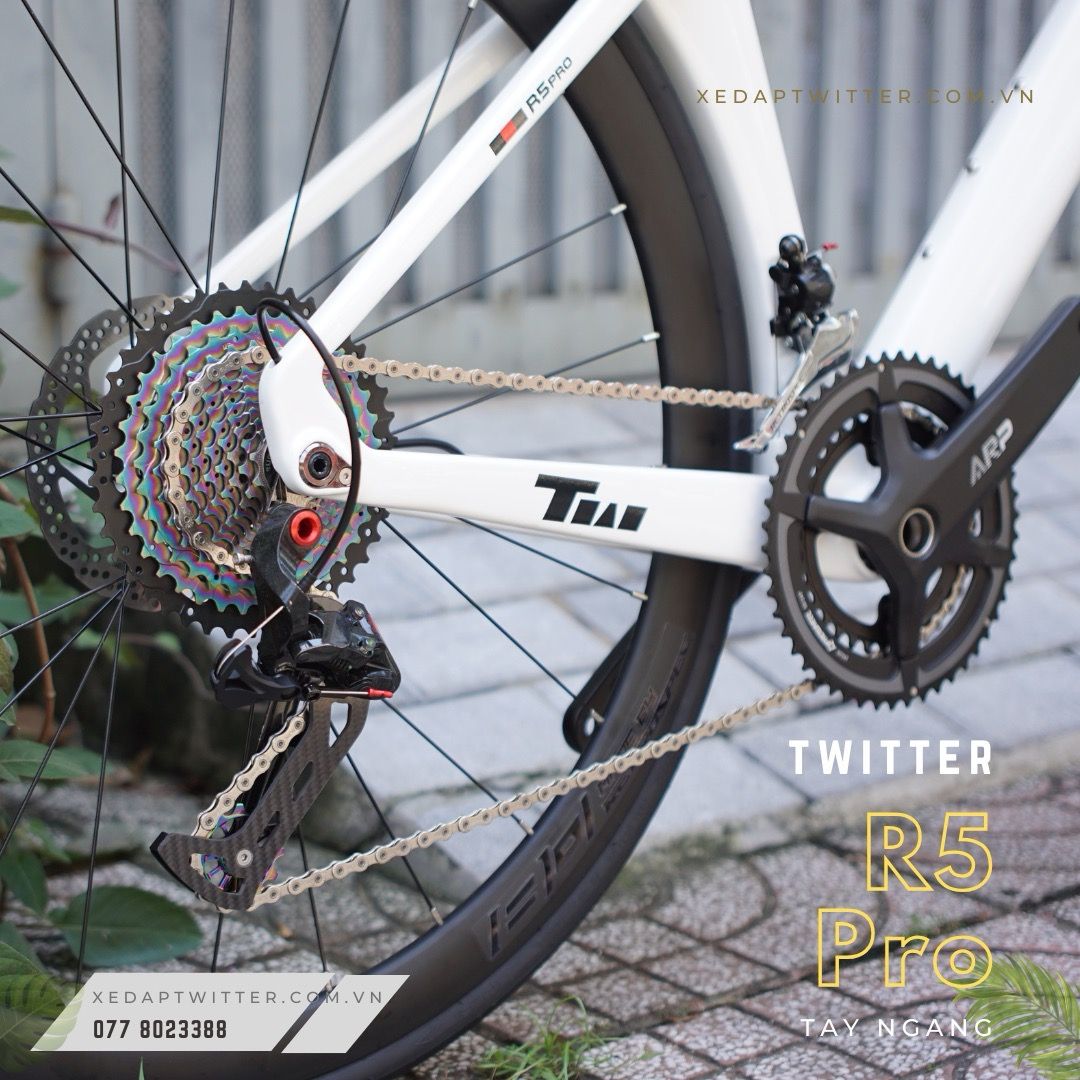 TWITTER - R5 Tay ngang